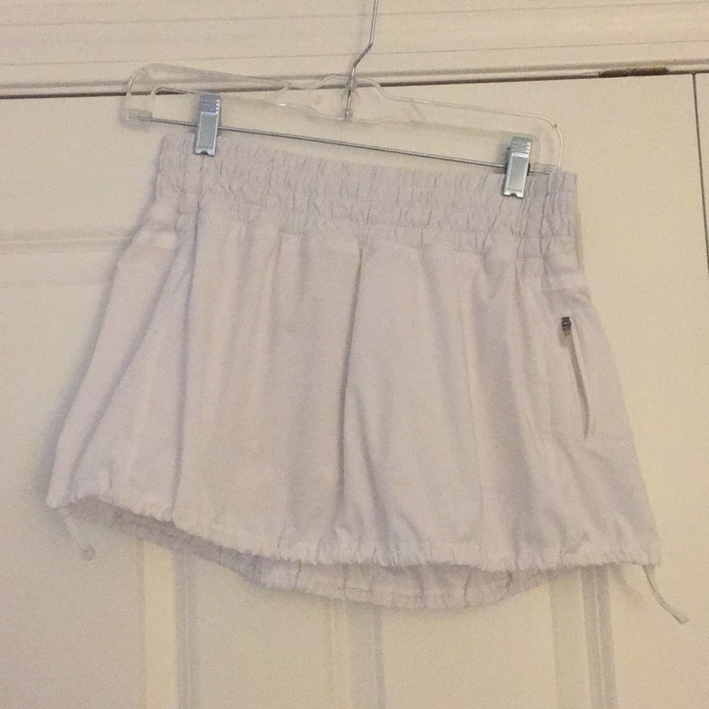 White Lululemon running/ tennis skirt
